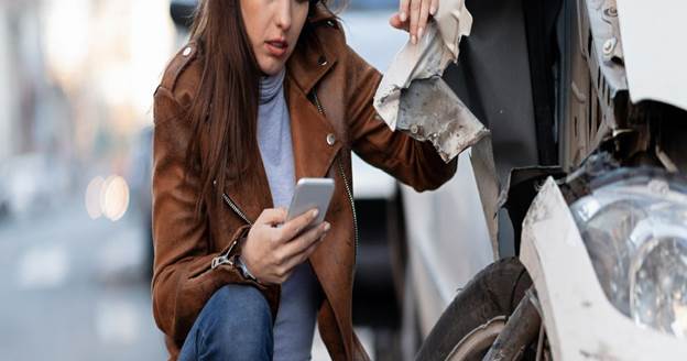 when to contact a lawyer after a car accident